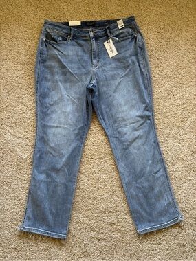 Judy Blue Here For The Vibes Dad Jeans w/ Cell Phone Pocket 20W NWT